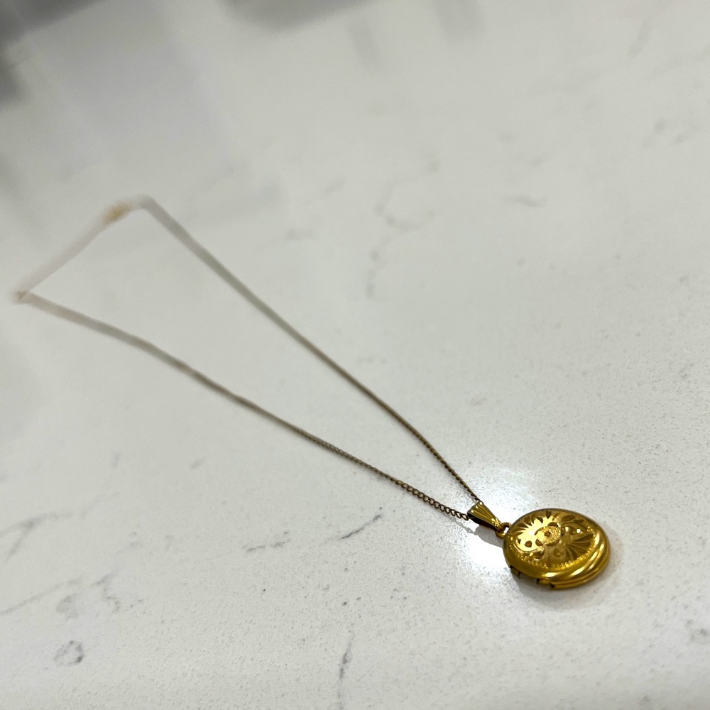 Gold locket with chain 12k